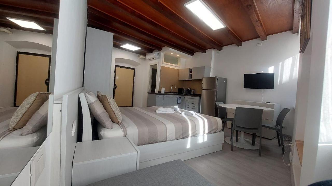 Loftcentre Lägenhet Bergamo Exteriör bild